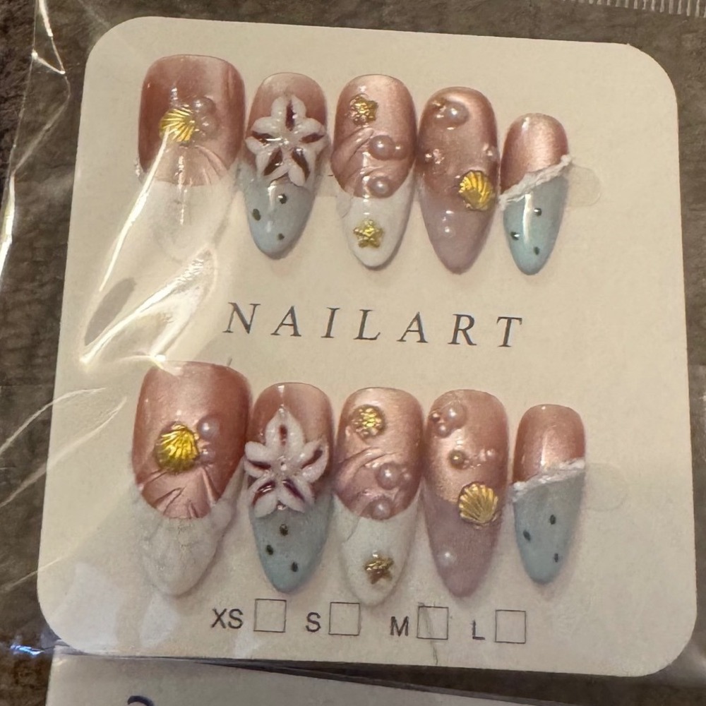 Press On Nails,‎ Glue On Nails, Seashells, Pearls M Nail Art Designs
